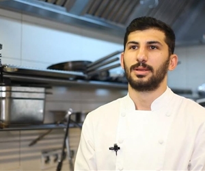 Junior Sous Chef ne iş yapar? Aykut Doğanok sizin için anlatıyor. @nicolerestaurant  https://www.buneis.com/hikaye/119/Aykut-Doganok.html
