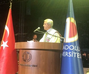 Rektörümüz Prof. Dr. Naci Gündoğan konuşmalarını gerçekleştiriyor #AnadoludaMezuniyet2017